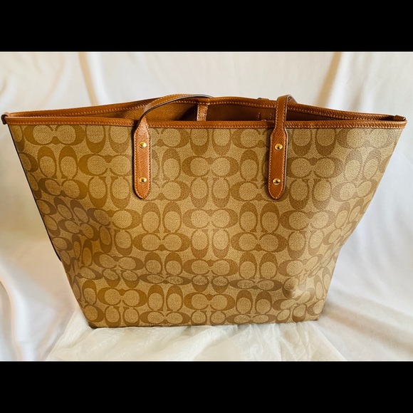 ❌SOLD❌Coach signature canvas tote - Picture 5 of 10